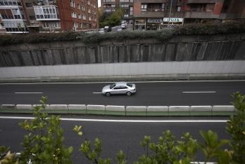 Carril lento de la autovía. / Autobiako errei geldoa.